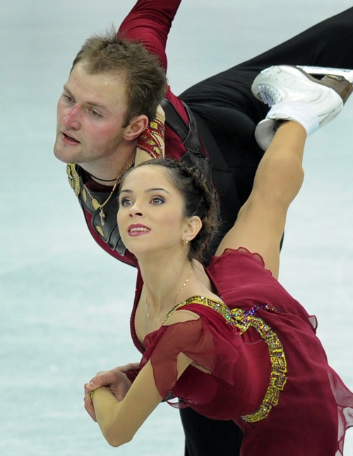 Фоторепортаж о выступлении Веры Базаровой и Юрия Ларионова на сочинском Гран-при. Фото: Julian Finney/Getty Images Фоторепортаж о выступлении Веры Базаровой и Юрия Ларионова на сочинском Гран-при. Фото: Julian Finney/Getty Images